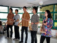 /album/le-deuxi%c3%a8me-spectacle-au-foyer-jean-couloigner-%c3%a0-ploudaniel/a76271-2503376000664-1298462635-n-jpg/