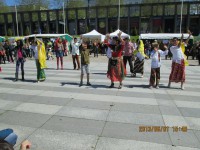 /album/la-f%c3%aate-des-langues-2013-%c3%a0-la-place-de-la-liberte%2c-brest/a35-jpg/